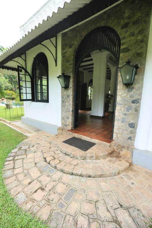 Horathapola Estate Hotel Marawila Ngoại thất bức ảnh