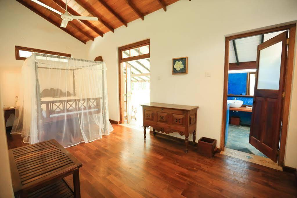 Horathapola Estate Hotel Marawila Ngoại thất bức ảnh